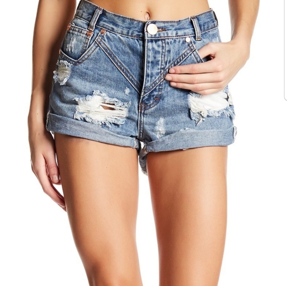 ONE by one teaspoon Hawks twisted cuff shorts